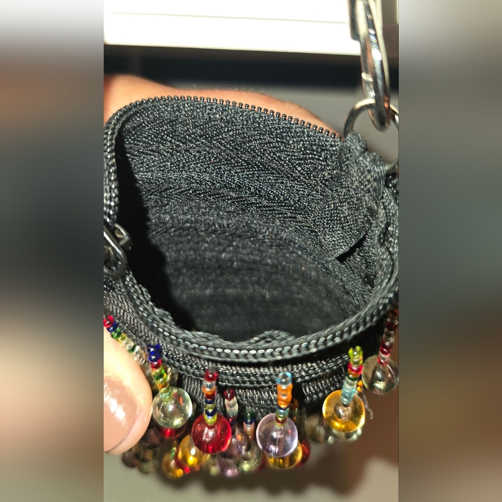 ADORABLE Beaded Small Zipper Bag - Picture 5 of 9